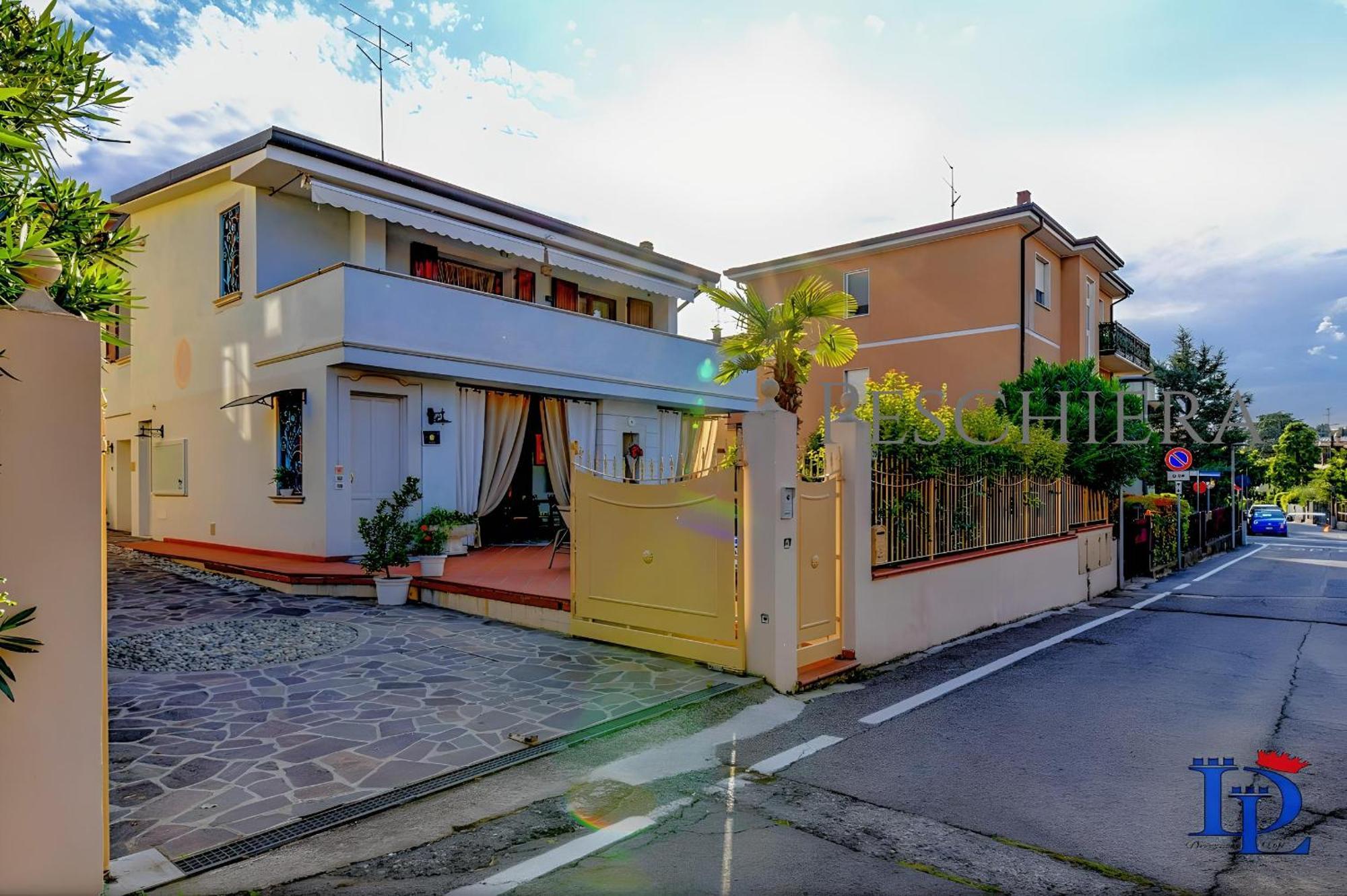 Desenzanoloft Official Partner Marriott Homes & Villas - Garden & Pool Desenzano del Garda Bagian luar foto