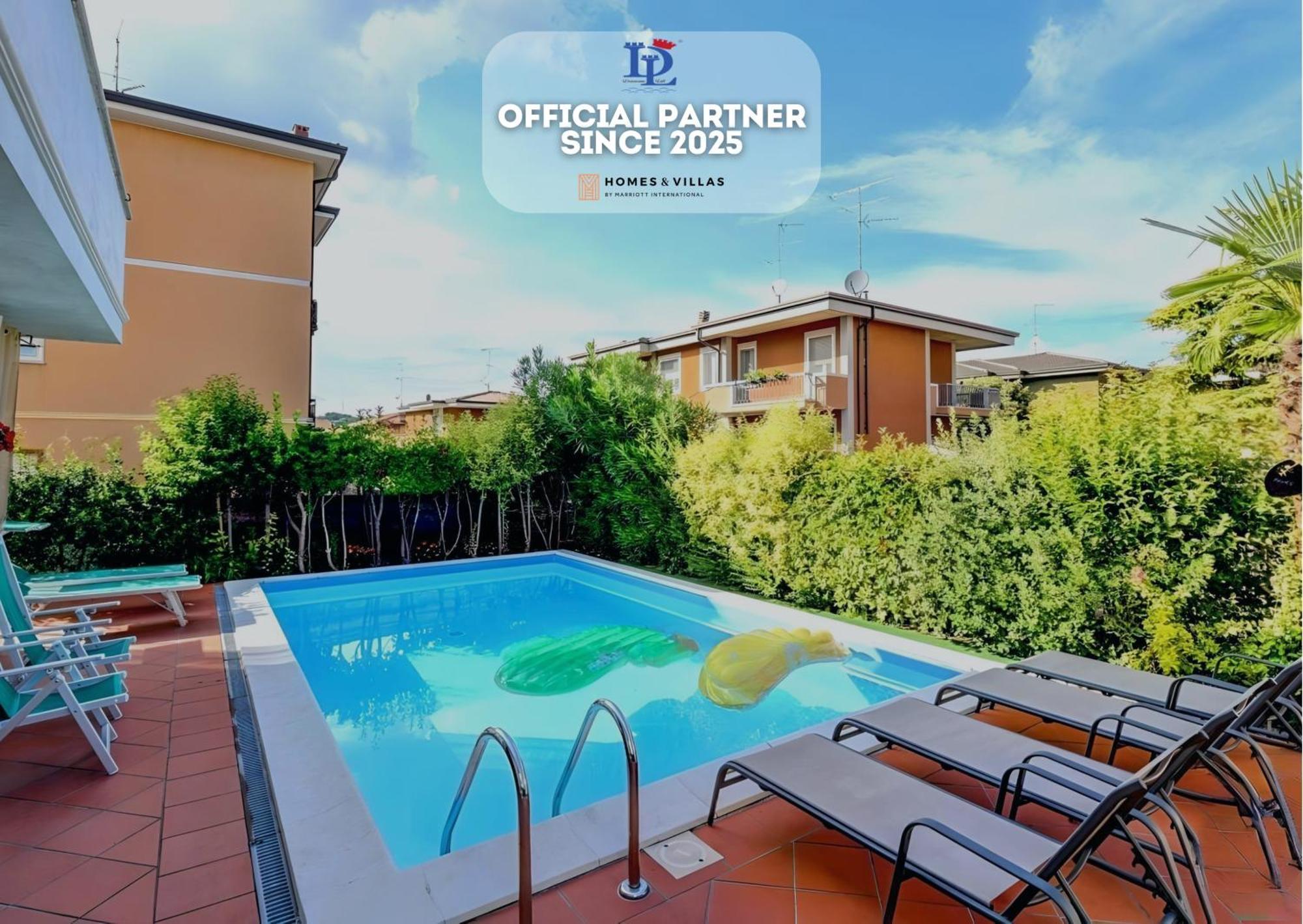 Desenzanoloft Official Partner Marriott Homes & Villas - Garden & Pool Desenzano del Garda Bagian luar foto